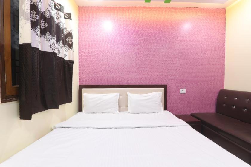 Shree Ram Hotel ゴーラクプル エクステリア 写真